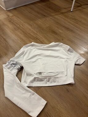 Starwars white Long-Sleeve Crop Top with Cutout Detail